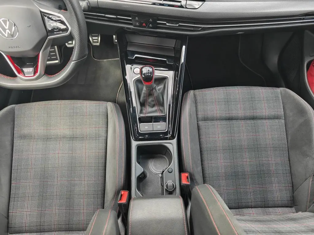 Volkswagen Golf GTI 6G 2,0TSI / 180kW