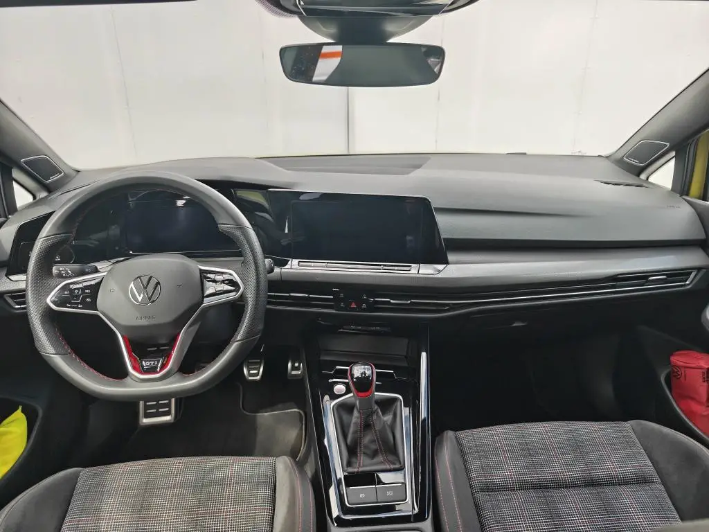 Volkswagen Golf GTI 6G 2,0TSI / 180kW