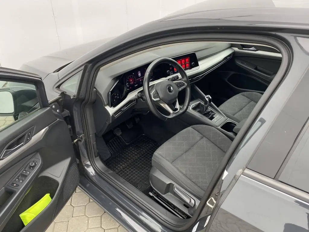 Volkswagen Golf Life 1,0TSi / 81kW
