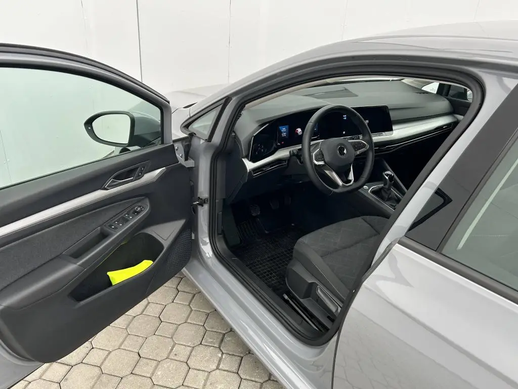 Volkswagen Golf Life 1,0TSi / 81kW