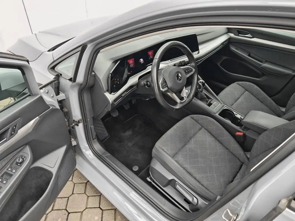 Volkswagen Golf Life 1,0TSi / 81kW