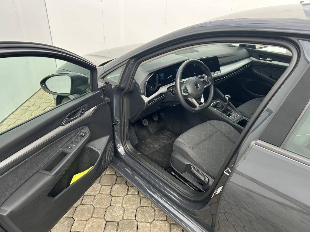 Volkswagen Golf Life 1,0TSi / 81kW