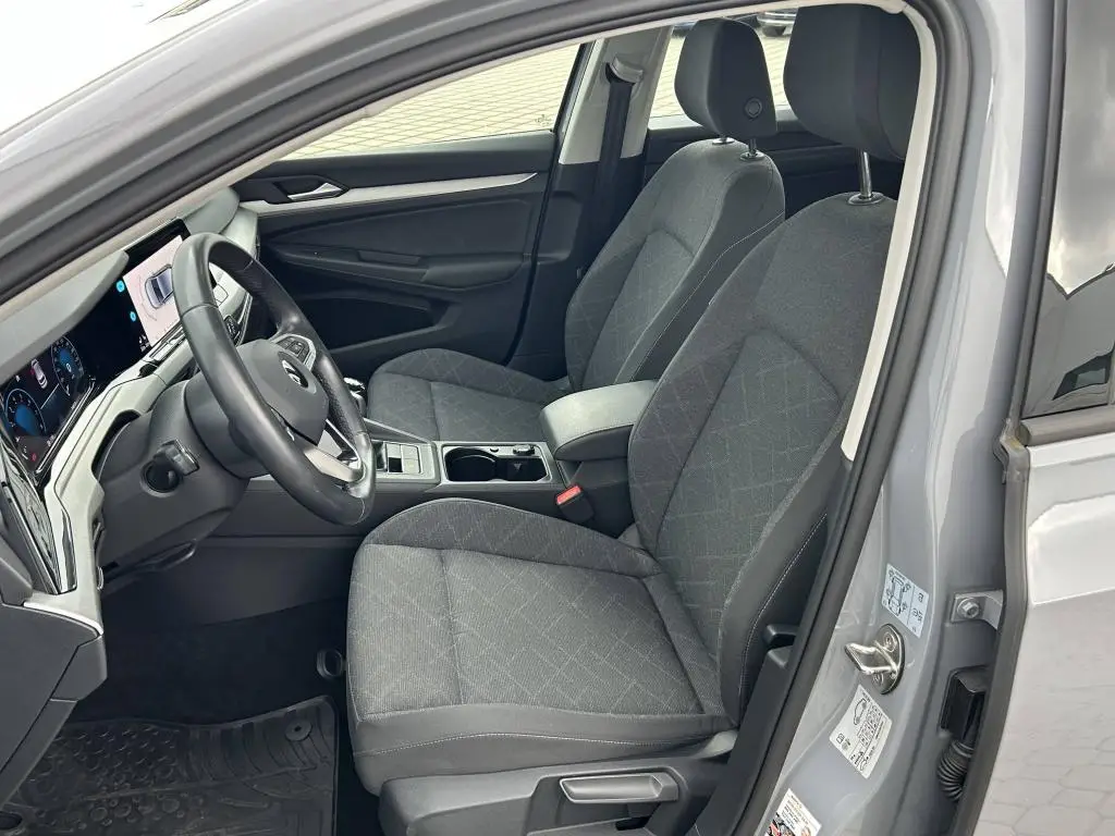 Volkswagen Golf Life 1,0TSi / 81kW