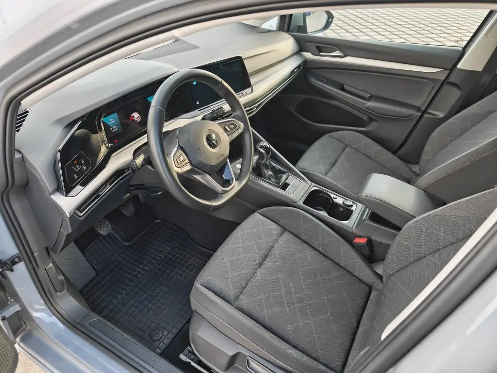 Volkswagen Golf Life 1,0TSi / 81kW