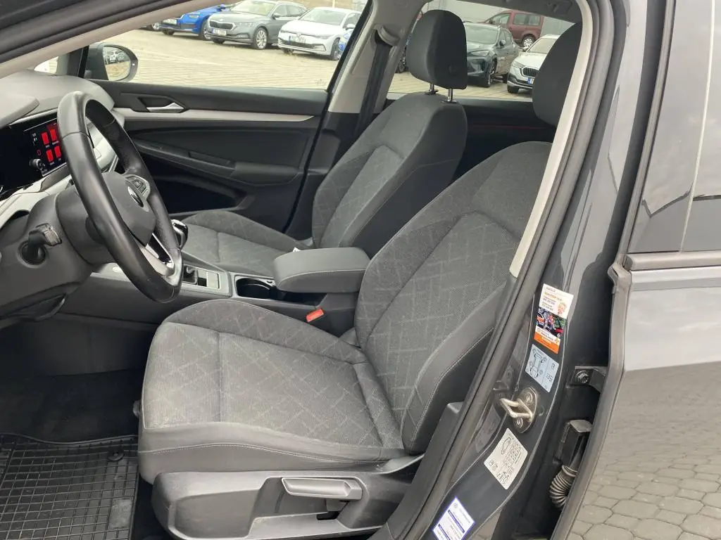 Volkswagen Golf Life 1,0TSi / 81kW