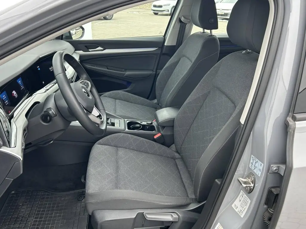 Volkswagen Golf Life 1,0TSi / 81kW