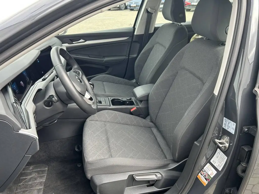 Volkswagen Golf Life 1,0TSi / 81kW