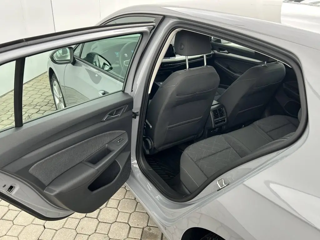 Volkswagen Golf Life 1,0TSi / 81kW