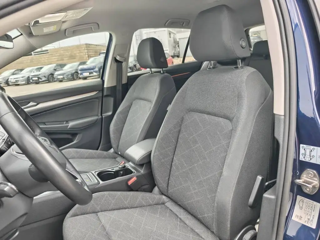 Volkswagen Golf Life 1,0TSi / 81kW