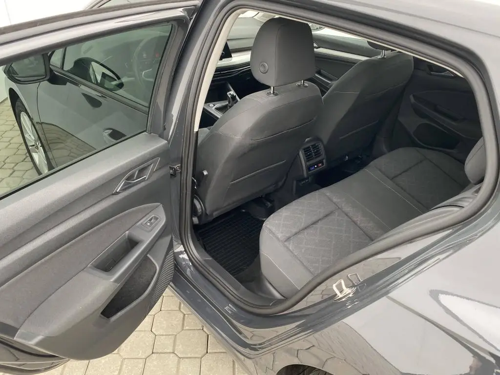 Volkswagen Golf Life 1,0TSi / 81kW