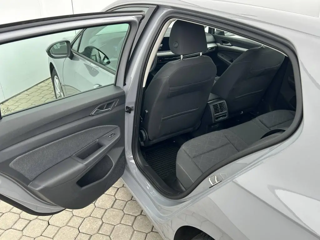 Volkswagen Golf Life 1,0TSi / 81kW