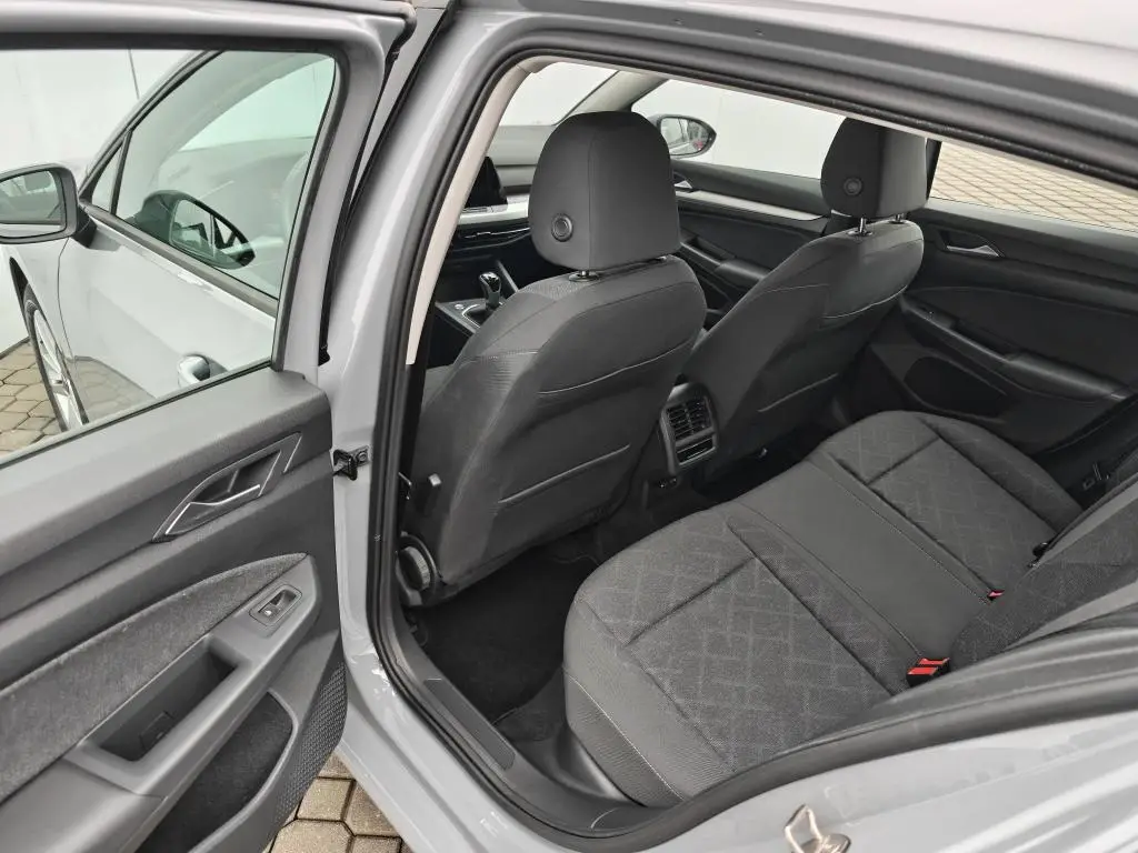 Volkswagen Golf Life 1,0TSi / 81kW