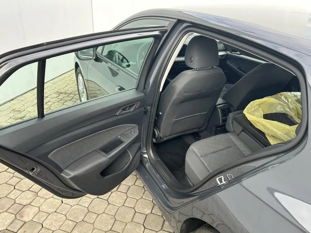 Volkswagen Golf Life 1,0TSi / 81kW