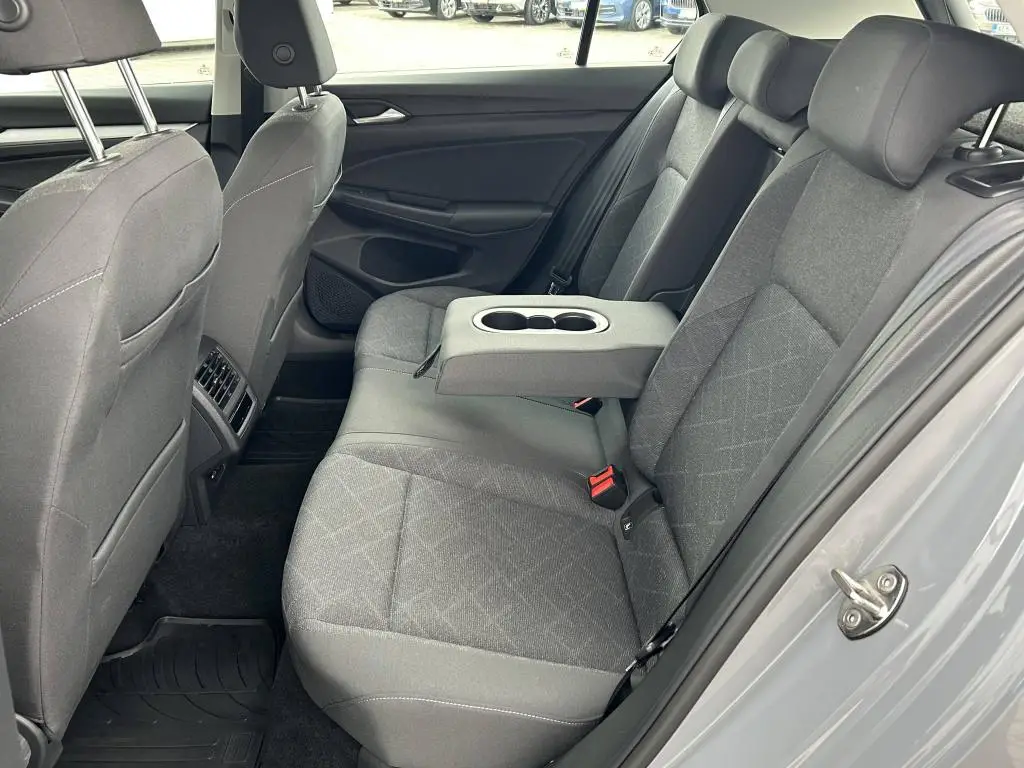 Volkswagen Golf Life 1,0TSi / 81kW