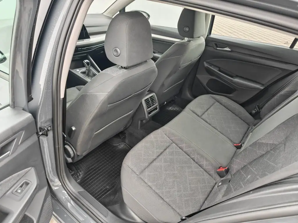 Volkswagen Golf Life 1,0TSi / 81kW