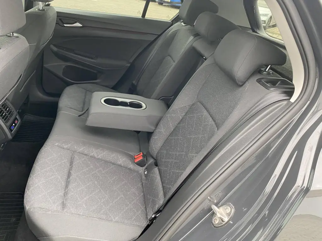Volkswagen Golf Life 1,0TSi / 81kW
