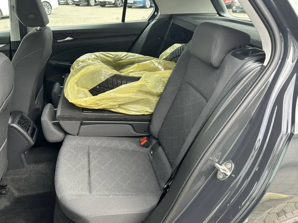 Volkswagen Golf Life 1,0TSi / 81kW