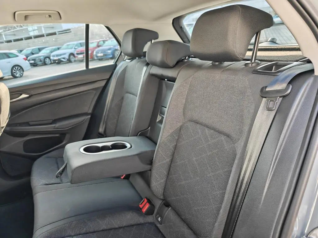 Volkswagen Golf Life 1,0TSi / 81kW