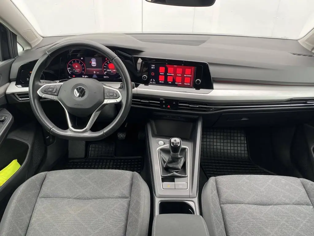Volkswagen Golf Life 1,0TSi / 81kW