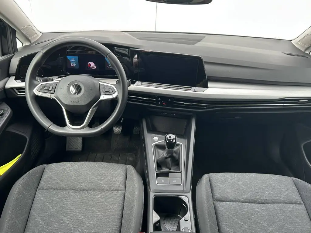 Volkswagen Golf Life 1,0TSi / 81kW