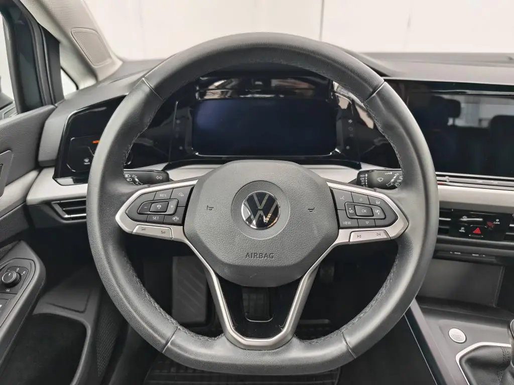 Volkswagen Golf Life 1,0TSi / 81kW