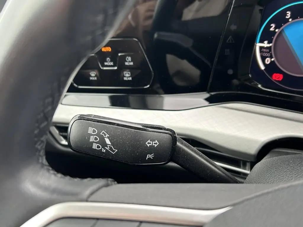 Volkswagen Golf Life 1,0TSi / 81kW