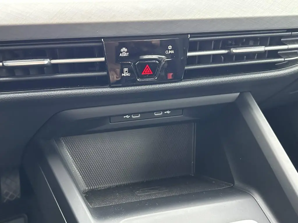 Volkswagen Golf Life 1,0TSi / 81kW