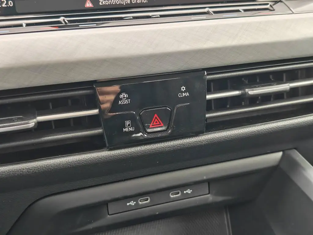 Volkswagen Golf Life 1,0TSi / 81kW