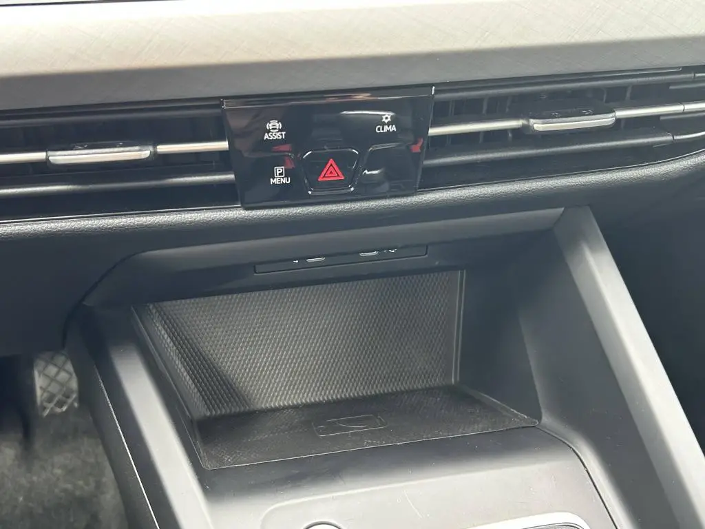 Volkswagen Golf Life 1,0TSi / 81kW