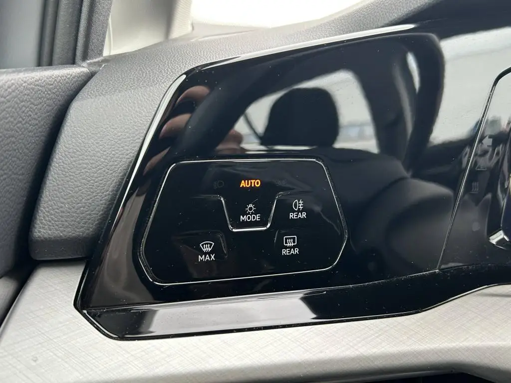 Volkswagen Golf Life 1,0TSi / 81kW