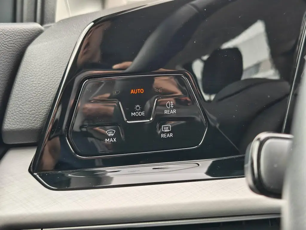 Volkswagen Golf Life 1,0TSi / 81kW