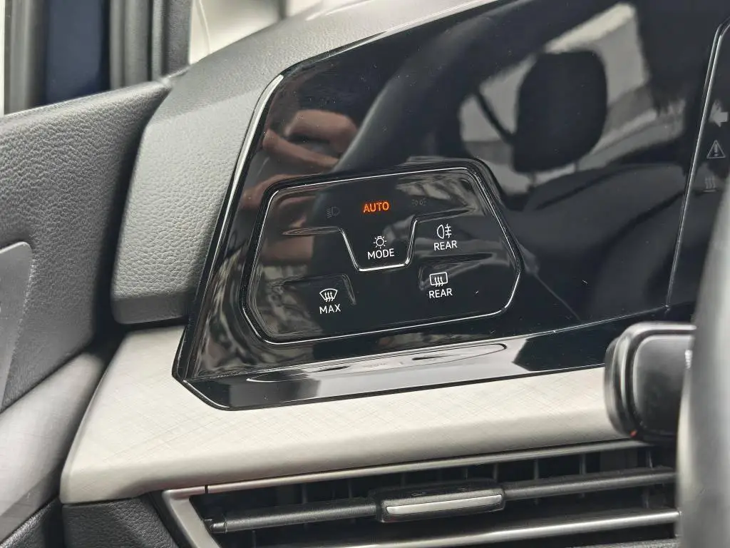 Volkswagen Golf Life 1,0TSi / 81kW