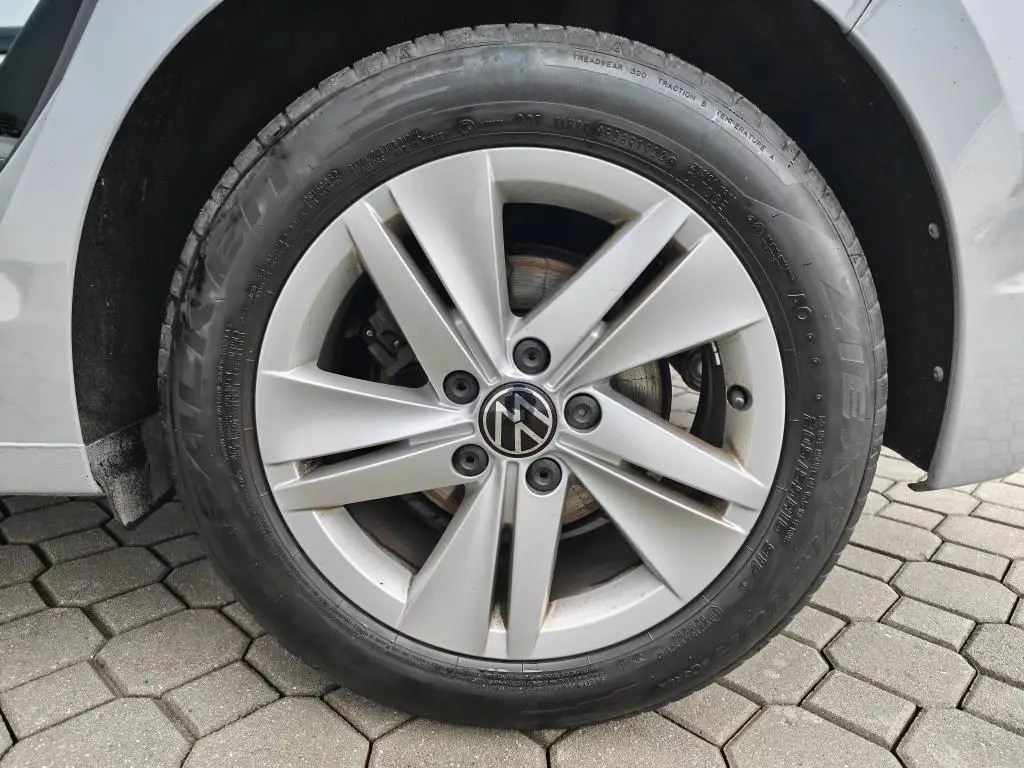 Volkswagen Golf Life 1,0TSi / 81kW