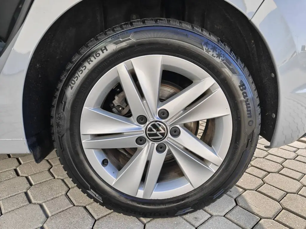 Volkswagen Golf Life 1,0TSi / 81kW