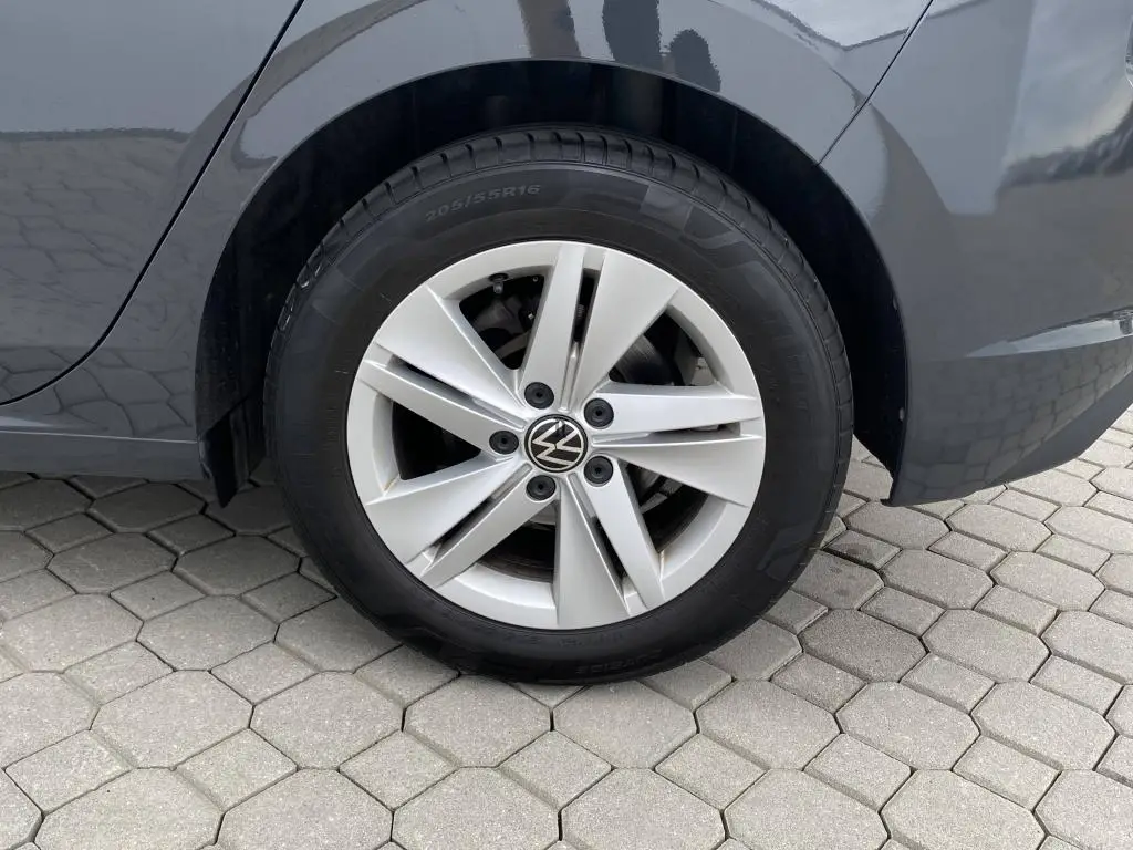 Volkswagen Golf Life 1,0TSi / 81kW