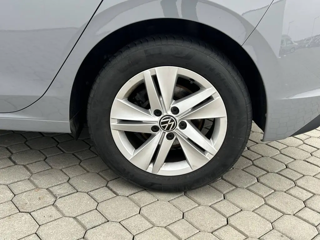 Volkswagen Golf Life 1,0TSi / 81kW