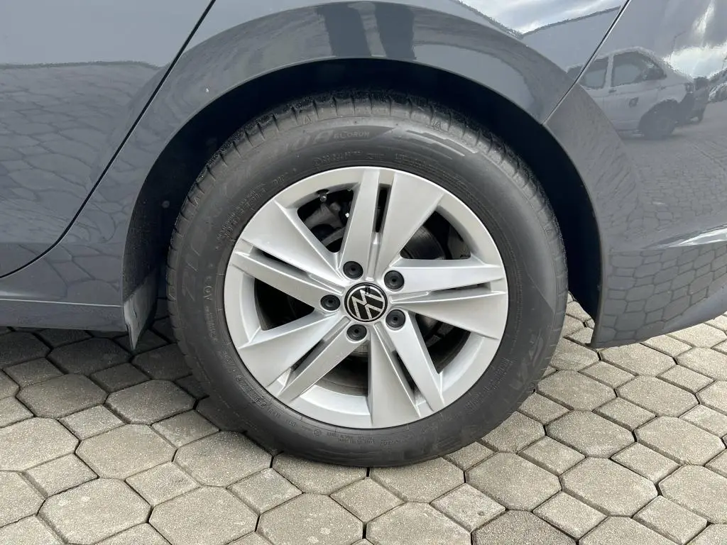 Volkswagen Golf Life 1,0TSi / 81kW