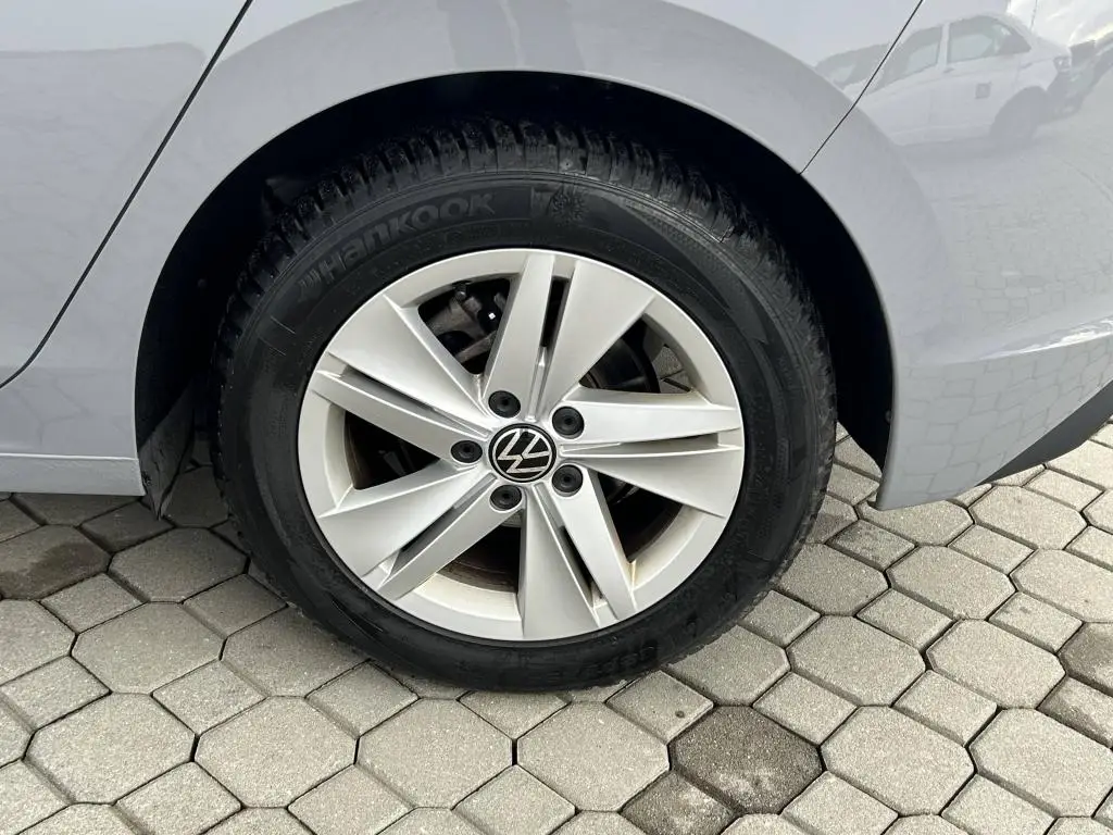 Volkswagen Golf Life 1,0TSi / 81kW