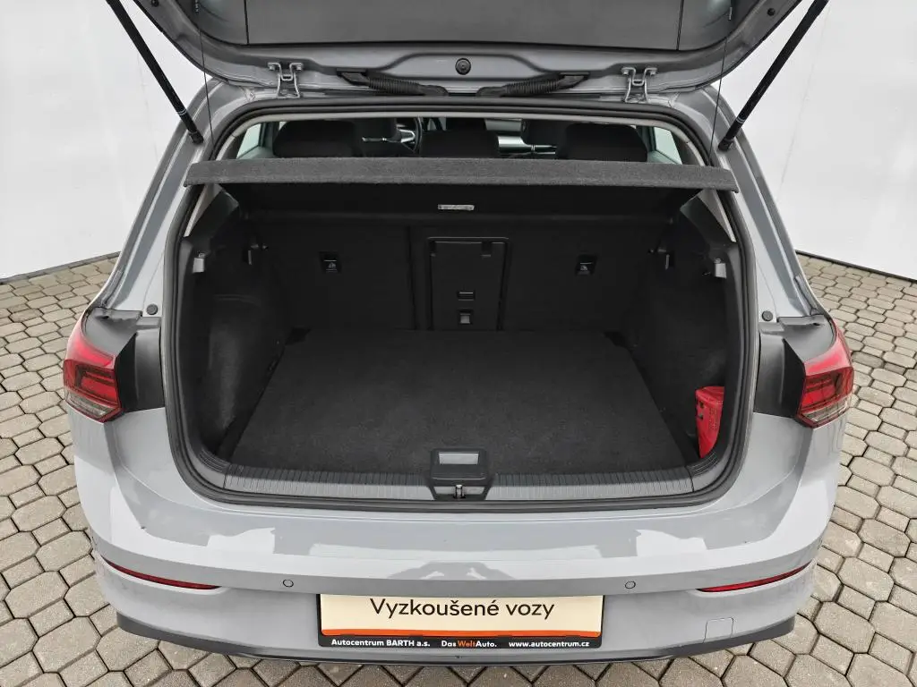 Volkswagen Golf Life 1,0TSi / 81kW