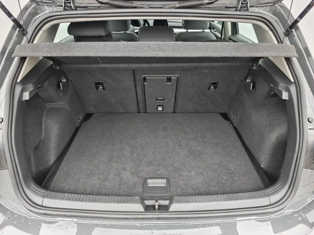 Volkswagen Golf Life 1,0TSi / 81kW