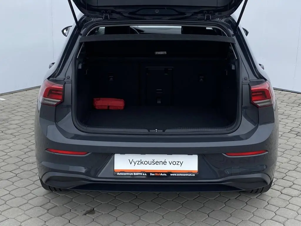 Volkswagen Golf Life 1,0TSi / 81kW
