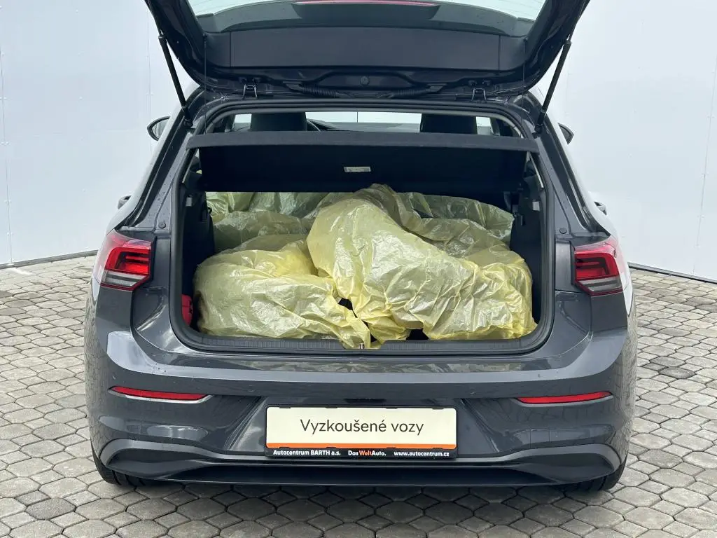 Volkswagen Golf Life 1,0TSi / 81kW