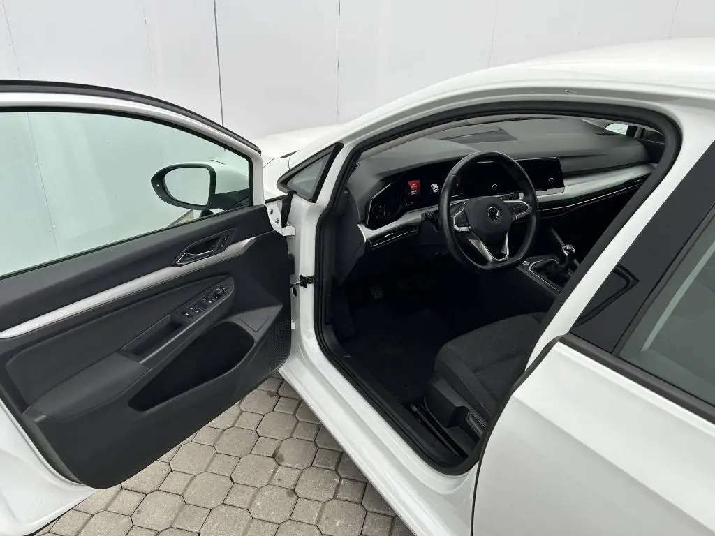 Volkswagen Golf Life 1,5TSi / 96kW