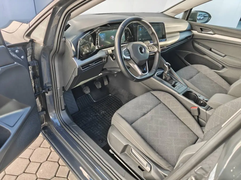 Volkswagen Golf Life 1,5TSi / 96kW