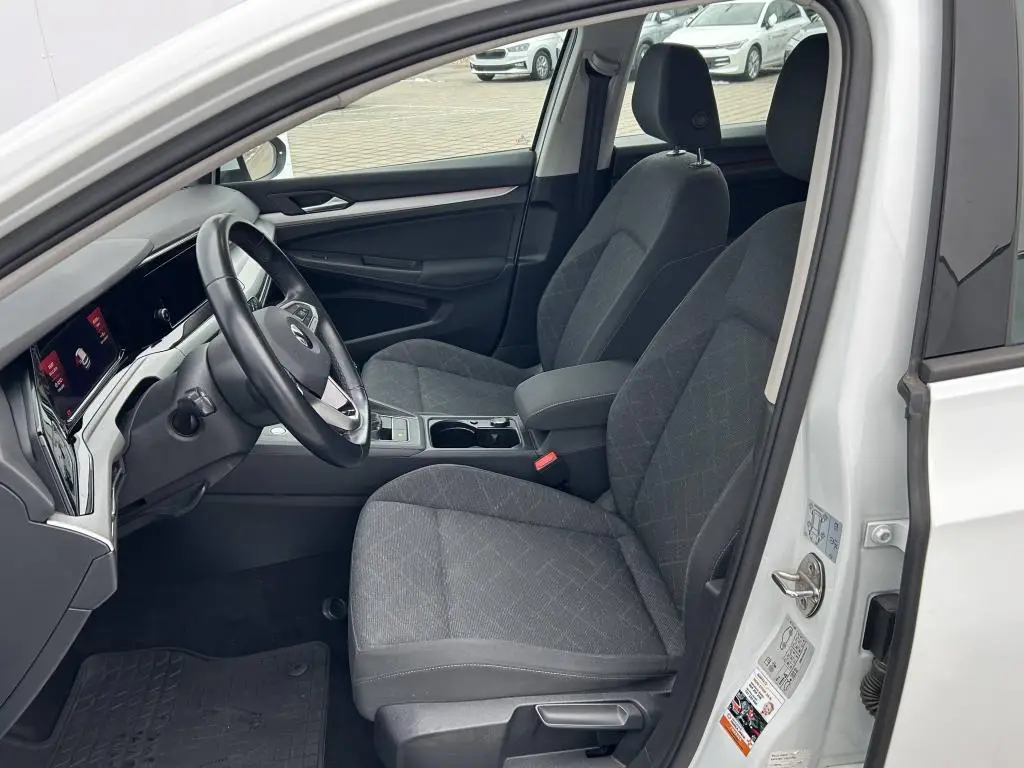 Volkswagen Golf Life 1,5TSi / 96kW