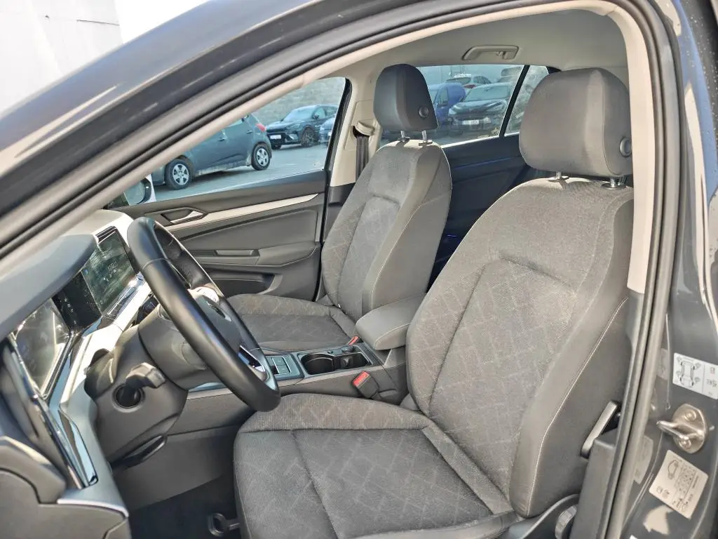 Volkswagen Golf Life 1,5TSi / 96kW