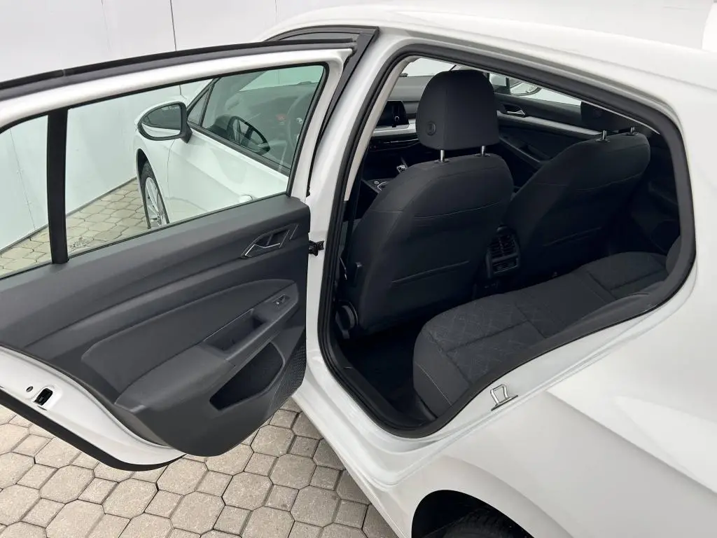 Volkswagen Golf Life 1,5TSi / 96kW