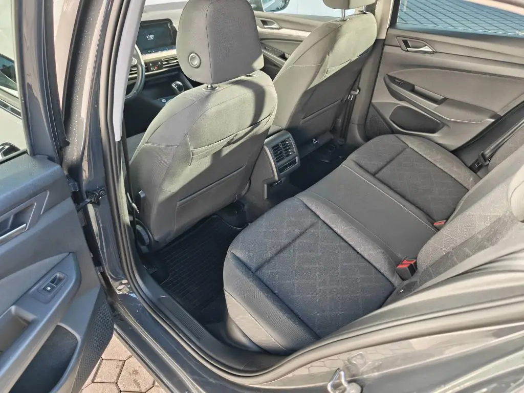 Volkswagen Golf Life 1,5TSi / 96kW