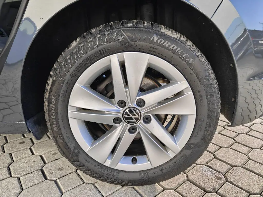 Volkswagen Golf Life 1,5TSi / 96kW