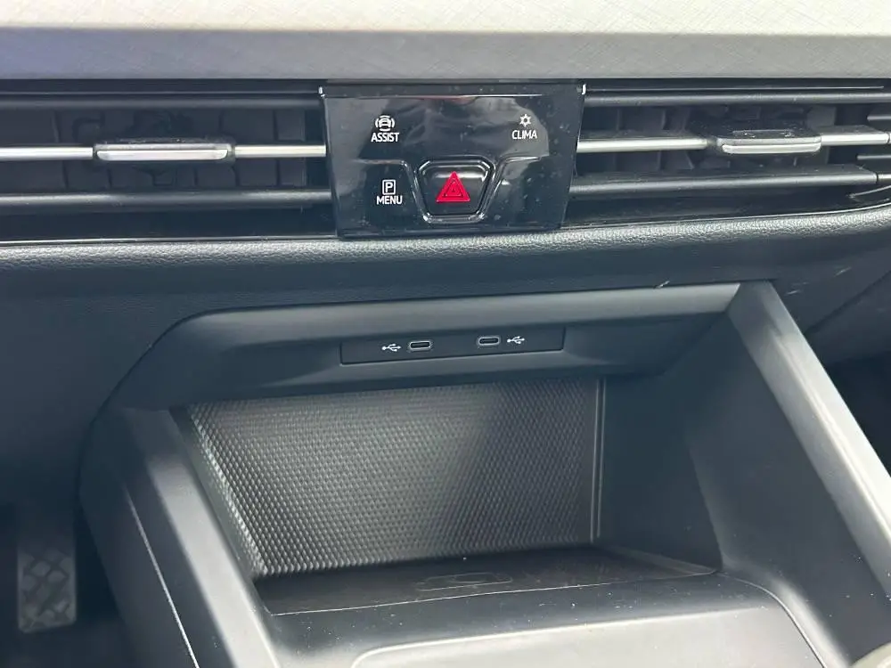 Volkswagen Golf Life 1,5TSi / 96kW